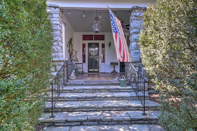 824 East Myrtle Avenue, Johnson City, TN 37601