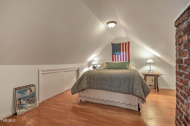 824 East Myrtle Avenue, Johnson City, TN 37601