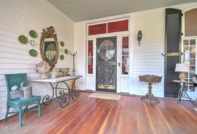 824 East Myrtle Avenue, Johnson City, TN 37601