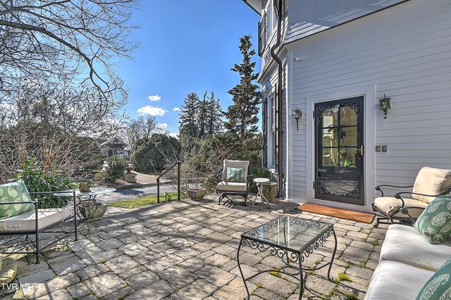 824 East Myrtle Avenue, Johnson City, TN 37601