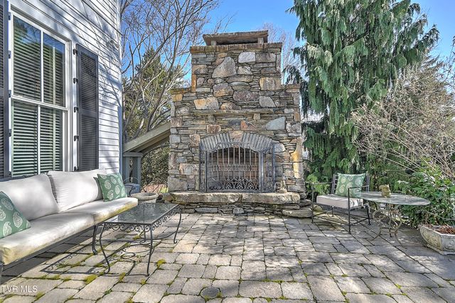 824 East Myrtle Avenue, Johnson City, TN 37601