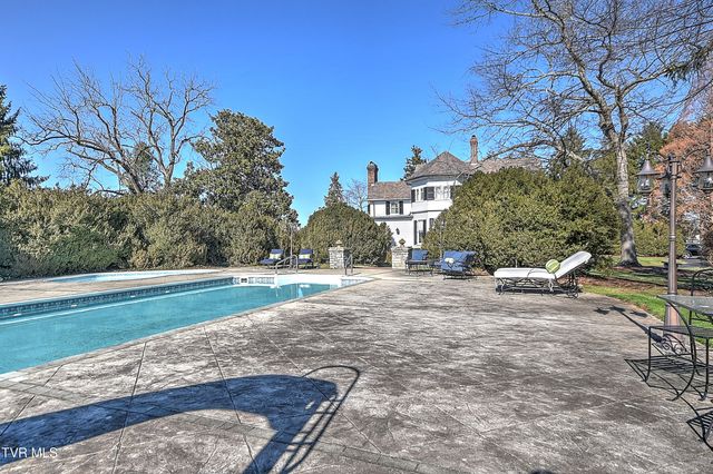 824 East Myrtle Avenue, Johnson City, TN 37601