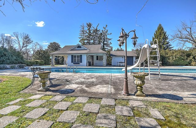 824 East Myrtle Avenue, Johnson City, TN 37601