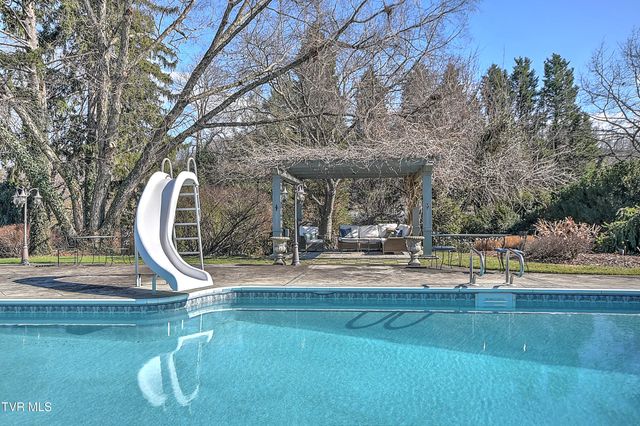 824 East Myrtle Avenue, Johnson City, TN 37601