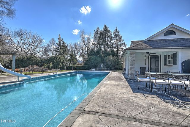 824 East Myrtle Avenue, Johnson City, TN 37601