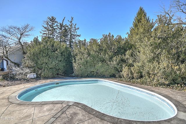 824 East Myrtle Avenue, Johnson City, TN 37601