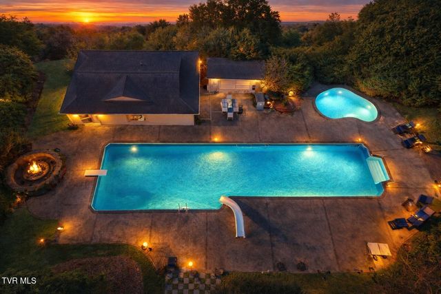 824 East Myrtle Avenue, Johnson City, TN 37601