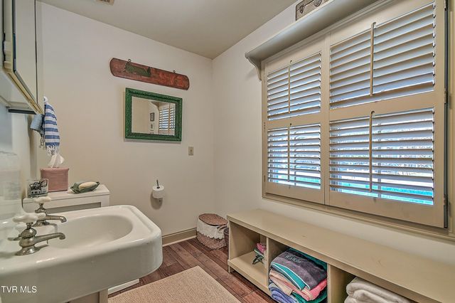 824 East Myrtle Avenue, Johnson City, TN 37601