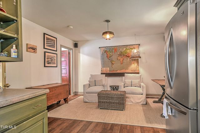 824 East Myrtle Avenue, Johnson City, TN 37601