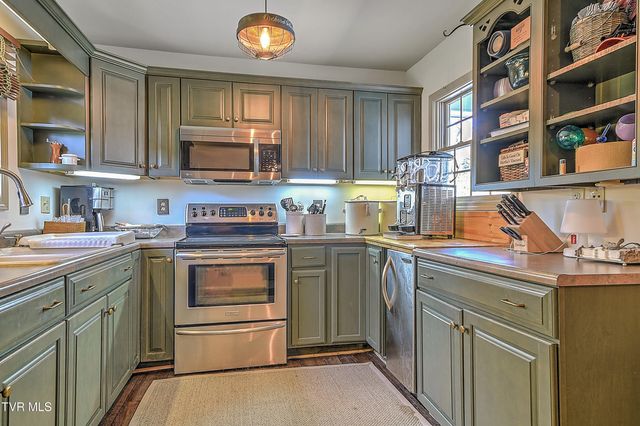 824 East Myrtle Avenue, Johnson City, TN 37601