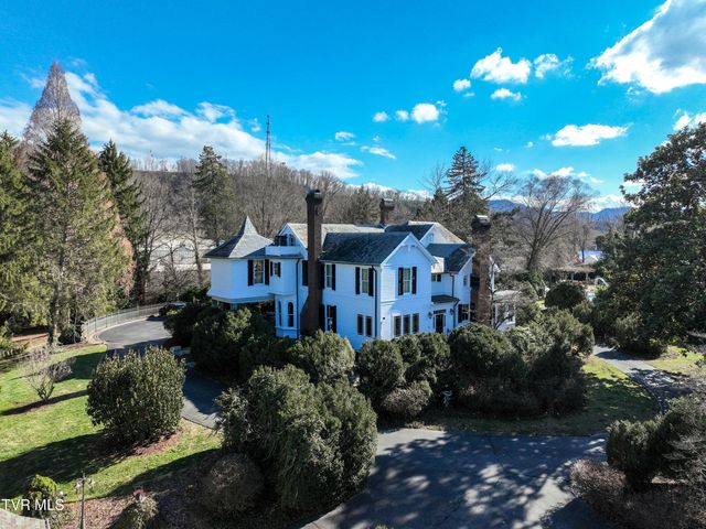 824 East Myrtle Avenue, Johnson City, TN 37601