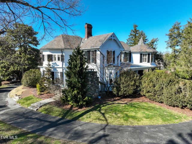 824 East Myrtle Avenue, Johnson City, TN 37601