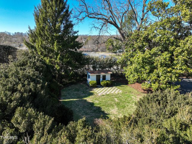 824 East Myrtle Avenue, Johnson City, TN 37601