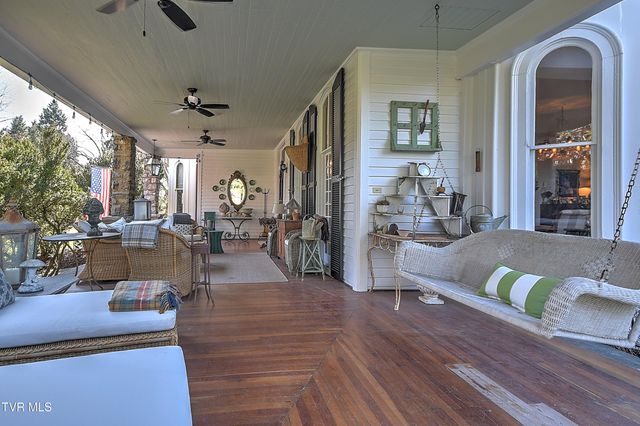 824 East Myrtle Avenue, Johnson City, TN 37601