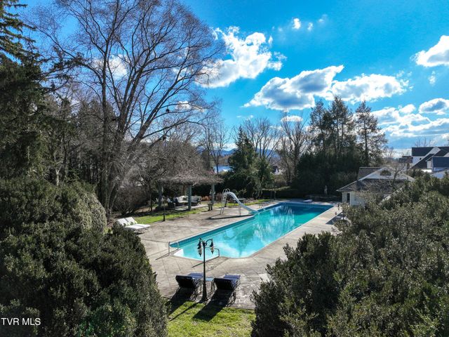 824 East Myrtle Avenue, Johnson City, TN 37601