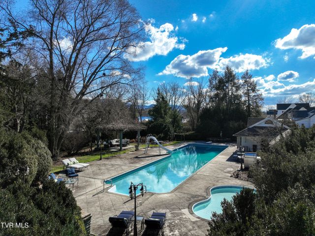 824 East Myrtle Avenue, Johnson City, TN 37601