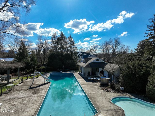 824 East Myrtle Avenue, Johnson City, TN 37601