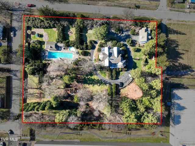 824 East Myrtle Avenue, Johnson City, TN 37601