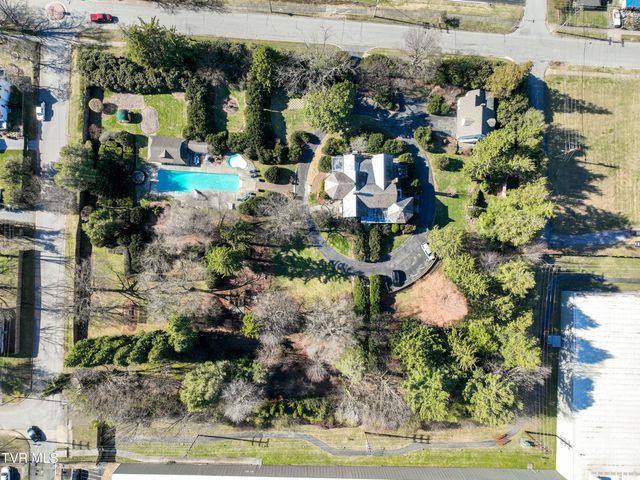 824 East Myrtle Avenue, Johnson City, TN 37601