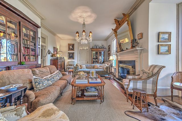 824 East Myrtle Avenue, Johnson City, TN 37601