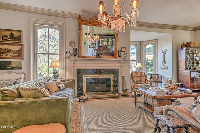 824 East Myrtle Avenue, Johnson City, TN 37601