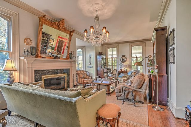 824 East Myrtle Avenue, Johnson City, TN 37601