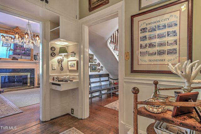 824 East Myrtle Avenue, Johnson City, TN 37601