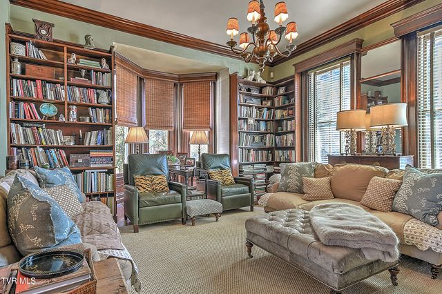 824 East Myrtle Avenue, Johnson City, TN 37601