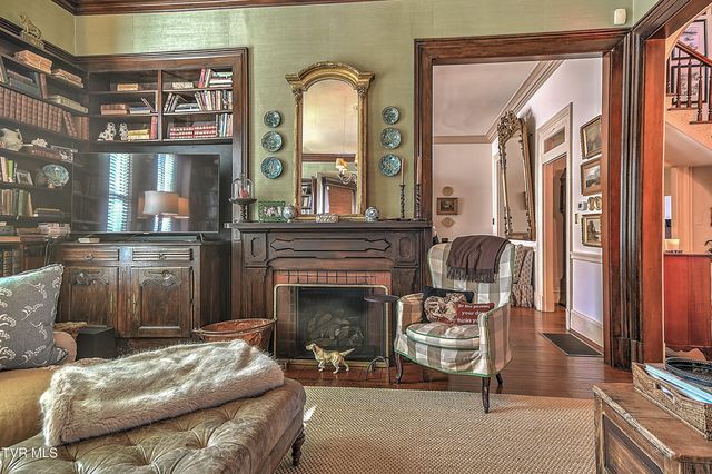 824 East Myrtle Avenue, Johnson City, TN 37601