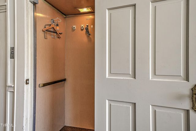 824 East Myrtle Avenue, Johnson City, TN 37601