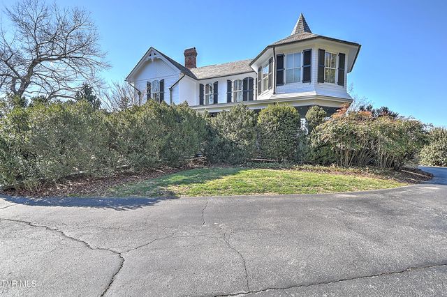 824 East Myrtle Avenue, Johnson City, TN 37601