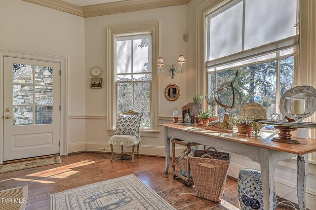 824 East Myrtle Avenue, Johnson City, TN 37601