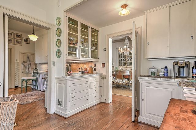 824 East Myrtle Avenue, Johnson City, TN 37601