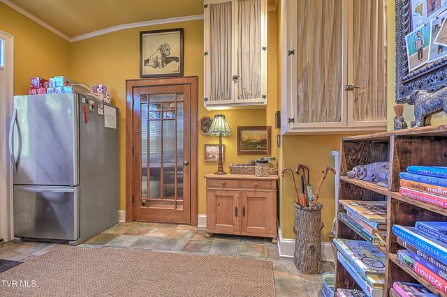 824 East Myrtle Avenue, Johnson City, TN 37601