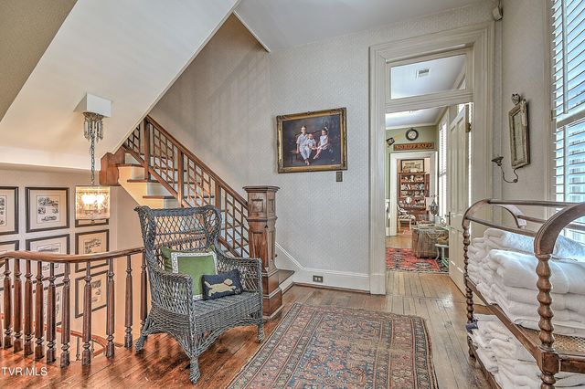 824 East Myrtle Avenue, Johnson City, TN 37601