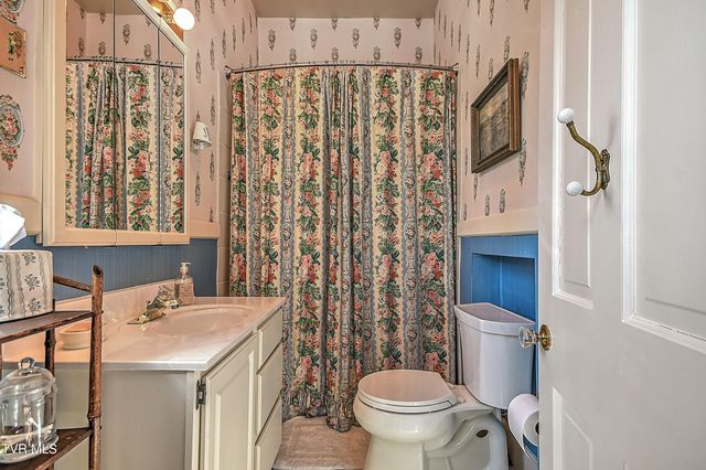 824 East Myrtle Avenue, Johnson City, TN 37601