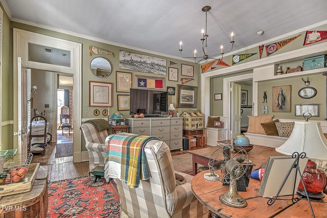 824 East Myrtle Avenue, Johnson City, TN 37601