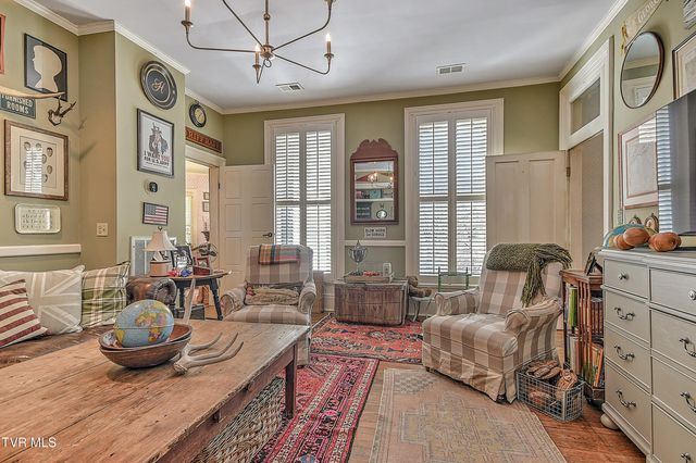 824 East Myrtle Avenue, Johnson City, TN 37601