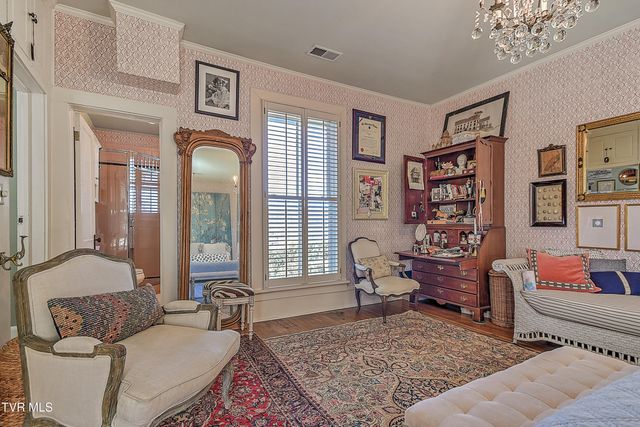 824 East Myrtle Avenue, Johnson City, TN 37601