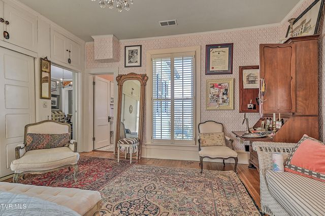 824 East Myrtle Avenue, Johnson City, TN 37601