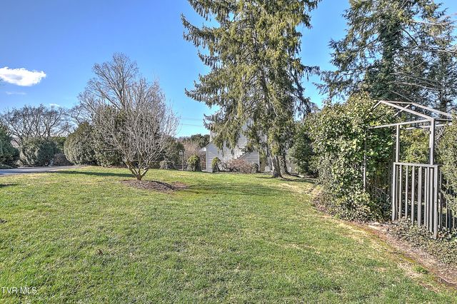 824 East Myrtle Avenue, Johnson City, TN 37601