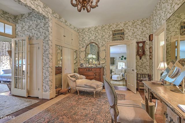 824 East Myrtle Avenue, Johnson City, TN 37601