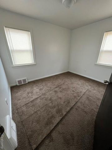 8620 Rosemont Avenue, Detroit, MI 48228