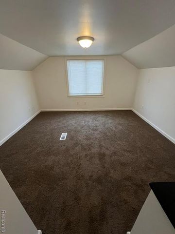 8620 Rosemont Avenue, Detroit, MI 48228
