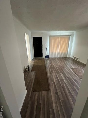 8620 Rosemont Avenue, Detroit, MI 48228