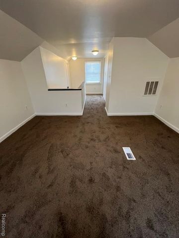 8620 Rosemont Avenue, Detroit, MI 48228