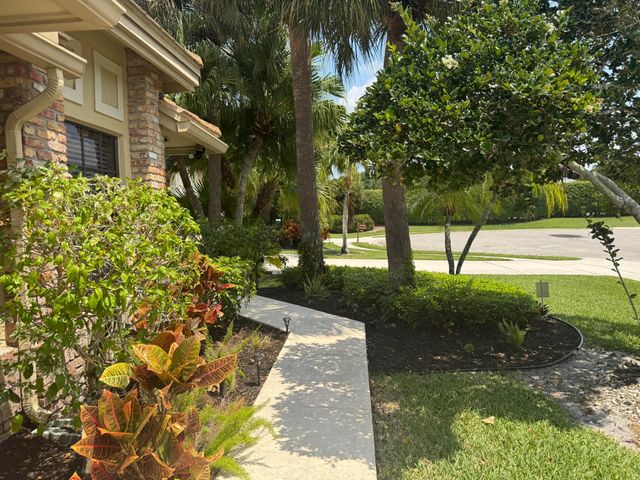 6803 Bitterbush Place, Boynton Beach, FL 33472