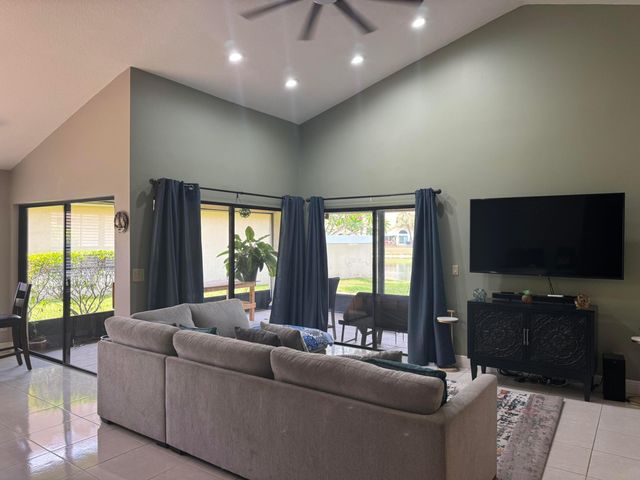 6803 Bitterbush Place, Boynton Beach, FL 33472
