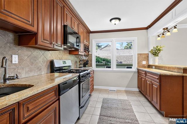 144 Gould, North Caldwell, NJ 07006
