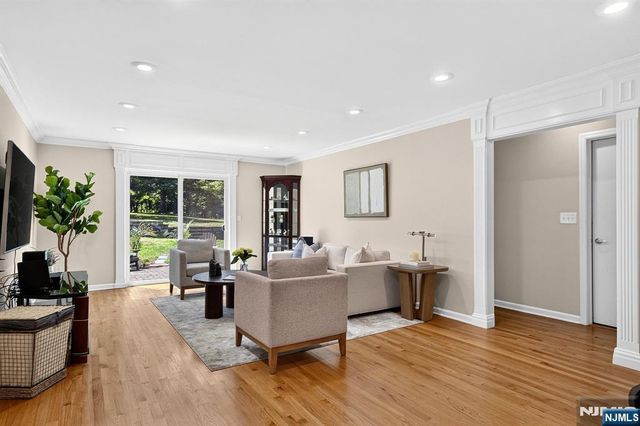 144 Gould, North Caldwell, NJ 07006